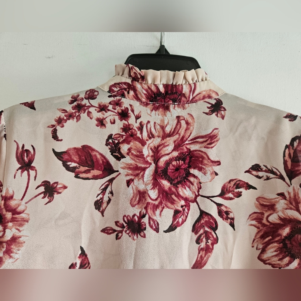 Lily White Women's Blouse Floral Burgundy Pink Long Sleeves Lightweight Size M - Picture 7 of 9